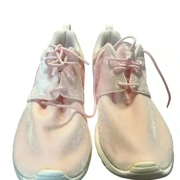 Nike Big Girls Roshe One Velvet Pink Finish Line Size 7 youth - Picture 2 of 9
